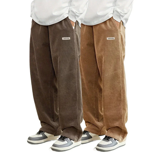 Calça de veludo cotelê, caimento solto